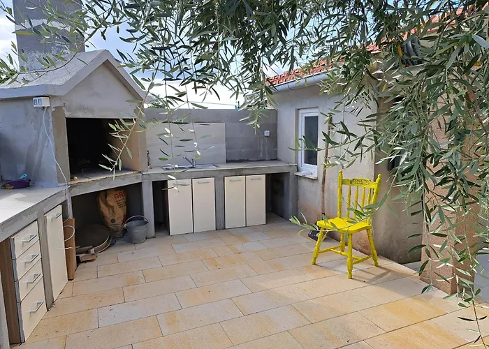 Kuca Mustra Tatil Evi *